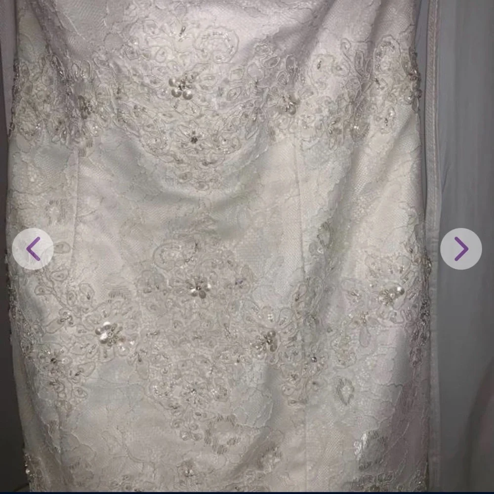 Wedding dress 👰🏻, formal, ruffle, rhinestone, and lace. - Picture 3 of 12